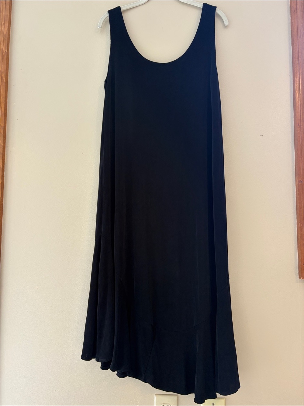 Chico’s Travelers Black Sleeveless Flowy Midi Dress Size 2